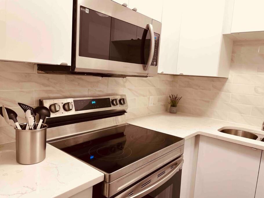 Unit #301 Mountain View 1Br In Canmore Down Town Exterior photo